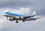 PH-EZZ @ EKCH - Short finals to land