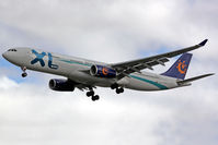 CS-TRH @ LFBO - Landing - by micka2b