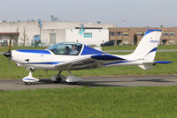 59DQH @ EBKT - Taxiing to rwy 06.