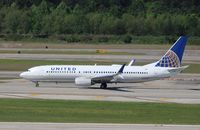 N14242 @ KIAH - Boeing 737-800