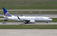 N76528 @ KIAH - Boeing 737-800
