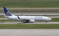 N76502 @ KIAH - Boeing 737-800