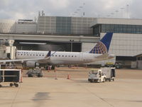 N87339 @ IAH - ERJ-175LR - by Christian Maurer
