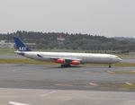 LN-RKG @ RJAA - Taxying for departure