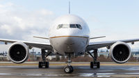 N2333U @ KPAE - N2333U arriving at KPAE for a celebration of Women in Aviation event at Future of Flight - by Woodys Aeroimages