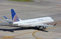 N85320 @ KIAH - ERJ 170-200 LR