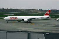 HB-JNH @ EKCH - HB-JNH taxing to the gate