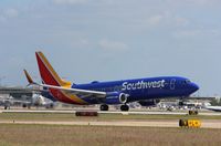 N8513F @ KHOU - Boeing 737-800 - by Mark Pasqualino