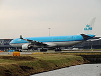 PH-AKE @ EHAM - klm a330 - by fink123