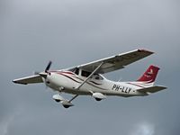 PH-LLY @ EHSE - cessna taking of - by fink123