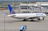 N229UA @ EDDM - United B772 pulling into its gate. - by FerryPNL