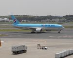 HL7734 @ NRT - Taxying for departure