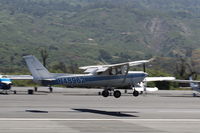 N48962 @ SZP - 1977 Cessna 152, Lycoming O-235 115 Hp, landing Rwy 22 - by Doug Robertson