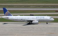 N404UA @ KIAH - Airbus A320