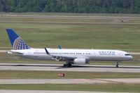 N17104 @ KIAH - Boeing 757-200 - by Mark Pasqualino