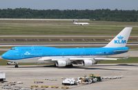 PH-BFW @ KIAH - Boeing 747-400 - by Mark Pasqualino