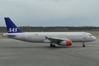 OY-KAP @ ESSA - SAS A320 - by Jan Buisman