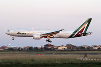 EI-DBK @ LIRF - arriving from SCL - by Jens Achauer