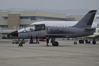 N909ZA @ KBOI - A little TLC on the north GA ramp. - by Gerald Howard