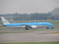 PH-BHE @ EHAM - KLM DREAMLINER - by fink123