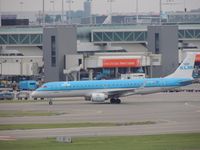 PH-EZU @ EHAM - KLM TAXING - by fink123