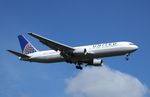 N660UA @ EGLL - Short finals to land Heathrow 09L
