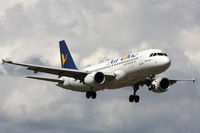 EI-DSZ photo, click to enlarge