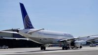 N407UA @ KSFO - SFO 2017 - by Clayton Eddy