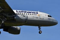 D-AILU @ LFBD - Lufthansa (Lu Sticker) LH1084 from Frankfurt landing runway 11 - by Jean Goubet-FRENCHSKY