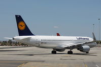 D-AIUW @ LMML - A320 D-AIUW Lufthansa - by Raymond Zammit
