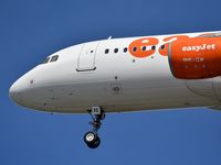 HB-JXE @ LFBD - EasyJet Switzerland U21101 from Basel (BSL) landing runway 23 - by Jean Goubet-FRENCHSKY