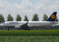 D-AIUP @ AMS - Taxi to te gate on Amsterdam Schiphol Airport - by Willem Göebel