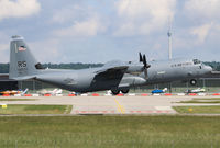 08-8602 @ EDDS - 08-8602 at Stuttgart Airport. - by Heinispotter