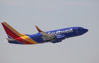 N400WN @ KLAS - Boeing 737-700 - by Mark Pasqualino
