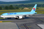 HL7721 @ VIE - Korean AIr - by Chris Jilli