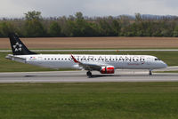 OE-LWH @ LOWW - Austrian Airlines ERJ-195