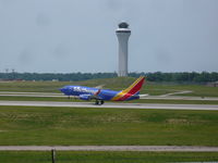 N713SW @ CVG - Boeing 737-7H4 - by Christian Maurer