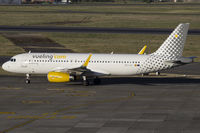 EC-LVV @ EBBR - Brussels - by Roberto Cassar