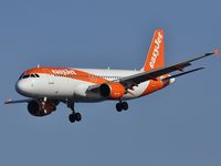 G-EZTE @ GCRR - EasyJet from Berlin - by JC Ravon - FRENCHSKY
