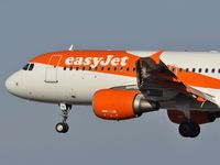 G-EZTE @ GCRR - EasyJet from Berlin - by JC Ravon - FRENCHSKY