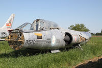 104644 @ CNU8 - Canadian boneyard - by olivier Cortot