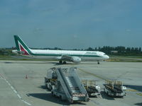 I-BIXS @ LFPG - Alitalia A321-112 - by Christian Maurer