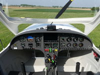 OO-H74 @ EBAV - Instrumentpanel OO-H74 - by Ron van Glabbeeck