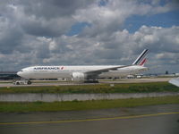 F-GSQC @ LFPG - AF 777ER - by Christian Maurer