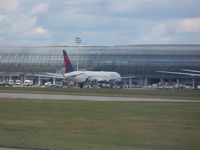 N153DL @ LFPG - Boeing 767-3P6 - by Christian Maurer