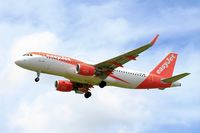 G-EZWH @ LFBD - Airbus A320-214, On final rwy 23, Bordeaux-Mérignac airport (LFBD-BOD) - by Yves-Q