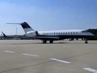 N700GX @ EDDK - Bombardier BD-700-1A10 Global Express - Bank of Utah Trustee - 9014 - N700GX - 14.09.2016 - CGN - by Ralf Winter