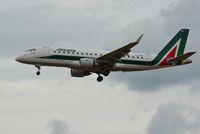 EI-RDN @ EBBR - ALITALIA LANDING - by fink123