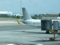 EC-LZN @ LEMD - Vueling A320 - by Christian Maurer