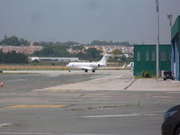 M-YSSF @ LEMG - Global Express - by Christian Maurer